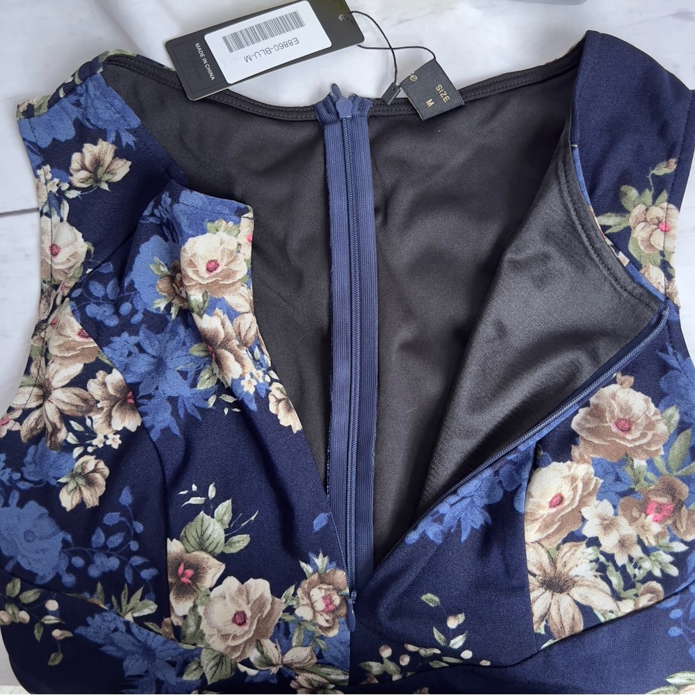 Women’s Multicolor Floral Stretchy Zip Front Top Dress - SZ: Medium - Picture 7 of 8